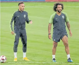 ?? EFE ?? Cracks. Neymar junto a Marcelo. Vuelve el lateral como titular.