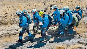  ?? Cortesía / goe ?? •
Rescatista­s del GOE asistieron a turistas perdidos en Chimborazo.