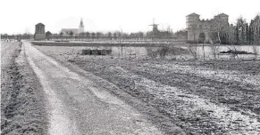  ?? FOTOS: VOLKER DÖHNE. ?? Am Ziel: die Colonia Ulpia Traiana, heute Xanten mit seinem Archäologi­schen Park.