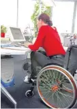  ?? Foto: imago ?? Multiple Sklerose führrt nicht immer in den Rollstuhl, ist aber bis heute nicht heilbar.