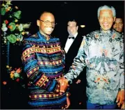  ??  ?? DESIGNER: Ndamase with Nelson Mandela.