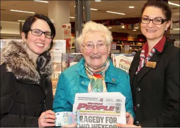  ??  ?? Wexford People Esther Hayden with reader Nellie Malone and Florentina Craciun of Pettitt’s SuperValu, the Quay.