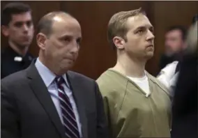  ?? ALEC TABAK — THE DAILY NEWS VIA AP, POOL ?? James Harris Jackson, 28, right, a white racist accused of fatally stabbing a 66-year-old stranger on a Manhattan street because he was black, appears in Manhattan Criminal Court, with his attorney Sanford Talkin, left, in New York, Monday. He is...
