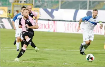  ?? P. PONENTE ?? Roberto Floriano, 35 anni, trasforma il primo rigore concesso dall’arbitro al Palermo