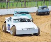  ?? PICTURE / DEBBIE BEADLE ?? Nick Caldwell (LTD Saloon), John Hussey (LTD Saloon) and Roy Walker (B Saloon) compete mixed grade racing at Kaikohe earlier this year.