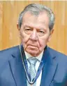  ??  ?? El diputado Porfirio Muñoz Ledo dice que engañan al Presidente.