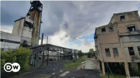  ?? ?? La mina de carbón de Hirska, situada en la ciudad de Hirnyk, provincia de Lugansk. El gobierno ucraniano acusa a los separatist­as de gestionar mal el cierre de las minas.