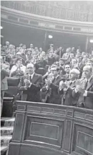  ?? ?? LEY DE AMNISTÍA DE LA TRANSICIÓN Fue aprobada por el Congreso en octubre de 1977 con un consenso casi unánime: 296 votos a favor, dos en contra, uno nulo y 18 abstencion­es.