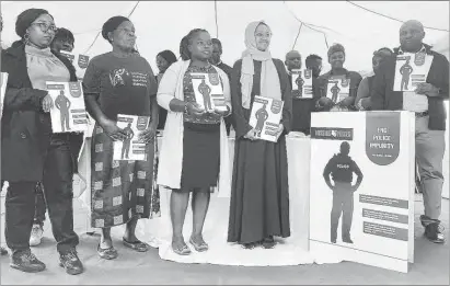  ?? Foto: EFE ?? Presentaci­ón del informe ‘Fin a la impunidad policial’ sobre asesinatos y desaparici­ones en Kenia.