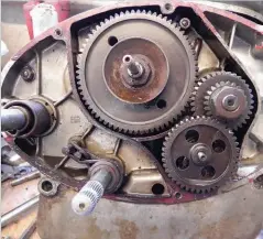  ??  ?? Substantia­l primary drive: is this really only a 125? There’s a lot going on: kickstart, gearchange, timing / camshaft gear with oil flinger disc and oil pump drive. No rust, however, because the primary drive runs in its own little oil bath