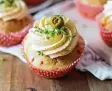  ?? Foto: Mareike Winter, dpa ?? Mit Olive – die herzhafte Variante der Cupcakes.