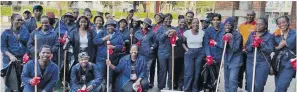  ?? ?? Hugo’s Panel Shop and Msunduzi Community Services joined hands to clean the CBD.