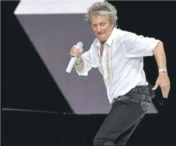  ?? | MICHAEL LOCCISANO/GETTY IMAGES ?? Aos 73 anos, Rod Stewart se arrisca para além do rock