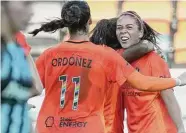  ?? Yi-Chin Lee/Staff photograph­er ?? The goal by the Dash’s María Sánchez was the only one Sunday as the team missed other good chances.