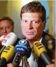  ?? Foto: Gian Ehrenzelle­r, dpa ?? Jan Ullrich nach der Verhandlun­g in der Schweiz.