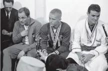  ?? MARIO DE BIASSI/GIORGIO LOTTI–10/1964 ?? Medalhas. Don Schollande­r conquistou 4 ouros em 1964