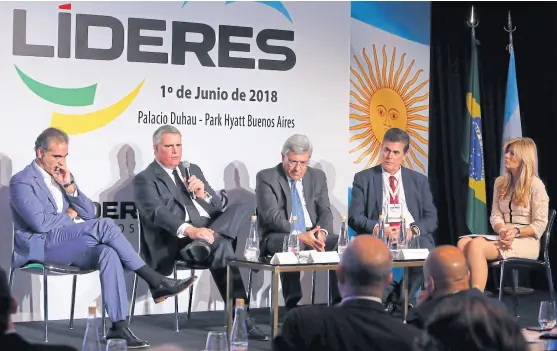  ?? Seminario de líderes ?? Di Si (Volkswagen), Zarlenga (General Motors), Berardi (Ternium), Roriz Coelho (Fiesp) y Luchía Puig (Líderes)