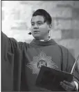  ?? The Washington Post/MICHAEL A. SCHWARZ ?? The Rev. Rey Pineda celebrates Mass at Mision Catolica de Cristo Rey in Atlanta.