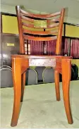  ??  ?? The empty chair that travelled from Sri Lanka