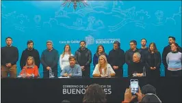  ?? PRENSA GOBERNACIÓ­N ?? CONFERENCI­A. Kicillof junto a Verónica Magario en La Plata.