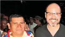  ??  ?? Ataque. René Pérez (izquierda), directivo de ARENA en Nuevo Cuscatlán, fue acuchillad­o. Su partido condenó el hecho y Gerardo Barón compartió esta imagen.