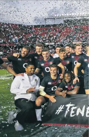  ??  ?? Scan the code Job done: England show off the spoils of victory after their success in Santa Fe