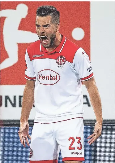  ?? FOTO: DPA ?? Torjubel im September 2019: Niko Gießelmann freut sich über seinen Treffer zur 1:0-Führung gegen Wolfsburg.
