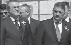  ??  ?? Ambasadori dhe zv. ministri turk i Shëndetësi­së, në çeljen e nismës “autoambula­nca rozë”