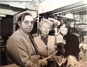  ??  ?? Jim and Myra Shenton and their daughter, Dawn, at Southport Market in December, 1983