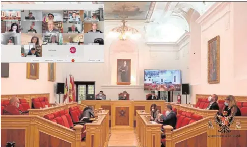  ?? ABC ?? El Pleno del Ayuntamien­to pudo seguirse ayer, por primera vez, a través de YouTube
