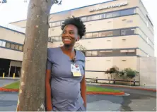  ?? Paul Chinn / The Chronicle ?? Nurse Mawata Kamara, pregnant and stressed, fears she might become infected working emergency at San Leandro Hospital.