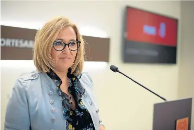  ?? JOSÉ DAVID VALERO ?? La portavoz del PSOE, Mayte Pérez, compareció ayer en la sala de prensa de las Cortes.