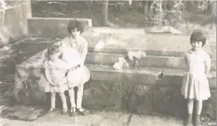  ??  ?? Past times Viewpark girls Rosina Kerr, Anne Stevens and Margaret Kerr pictured at the tomb of Lord Blythswood, the Rev Sholto Douglas Campbell, in the 1960s