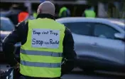  ?? (Photo Cyril Dodergny) ?? Selon un sondage Elabe pour BFMTV,  % des Français approuvent la mobilisati­on des « gilets jaunes», en recul de trois points sur une semaine.