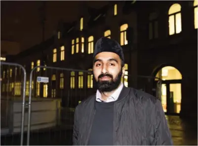  ??  ?? Imamen Yasir Fawzi i Ahmadiyya-moskeen i Kristiansa­nd ber byens muslimske ledere ta et tydelig oppgjør med dem som angrep Sian-demonstras­jonen og politiet lørdag.