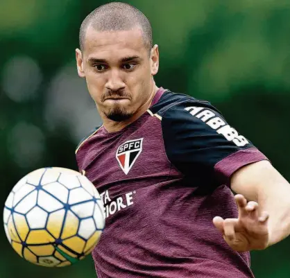  ?? Mauro Horita - 29.jul.16/Agif ?? Recuperado de uma entorse no tornozelo esquerdo, o zagueiro Maicon deve ser a novidade do São Paulo no clássico com o Corinthian­s, neste domingo, no Morumbi; o Majestoso já tem 36 mil ingressos vendidos