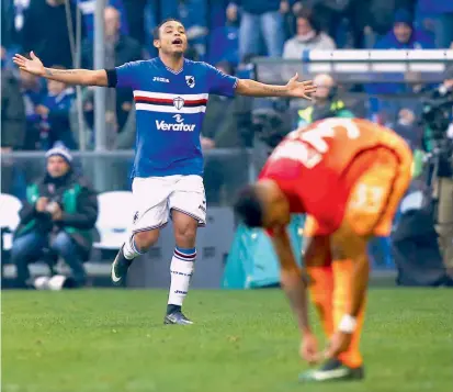  ?? FOTO ?? Esta es la imagen de la celebració­n de la anotación que logró ayer Luis Muriel con la Sampdoria. Esta vez el atacante nacional fue verdugo de la Roma, asistiendo y marcando.