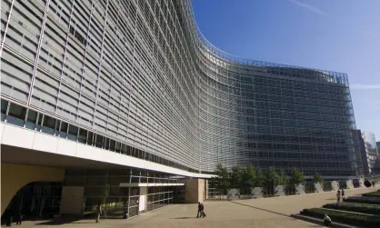  ??  ?? Analysis of the European commission’s record of meetings shows gas and oil industry lobbyists held 327 meetings with top EC officials since 2014. Photograph: F1 Online/REX