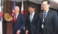  ?? AFP ?? Mattis (left), Japan’s Defence Minister Itsunori Onodera ■ (centre), and South Korea’s Defence Minister Song Youngmoo at the Shangri-la Dialogue in Singapore yesterday.