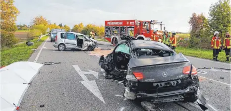  ?? FOTO: DPA ?? Ablenkung am Steuer und zu hohes Tempo sind häufige Ursachen für schwere Unfälle. Dagegen sollen Kontrollen und Aufklärung helfen.