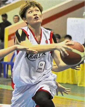  ??  ?? Sterling display: Eugene Ting scored a crucial jumper near the end of the game in Malaysia’s win over the Philippine­s at the Maba Stadium. Malaysia won 60-56.