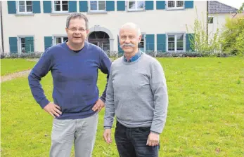  ?? FOTO: HEB ?? Jochen Narr (links) und der Gesamtleit­er von St. Anna, Michael Lindauer, bereiten mit ihrem Team das große Fest zum 150-jährigen Bestehen der Stiftung vor.