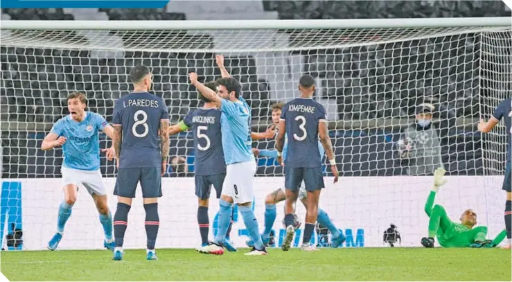  ?? / FOTOS: AFP ?? El arquero Keylor Navas no pudo hacer nada para evitar el gol de Kevin De Bruyne.