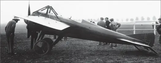  ?? DR ?? Ultramoder­ne, le Deperdussi­n piloté par Gilbert lors de la Coupe GordonBenn­ett de 1913 dont il finit troisième.