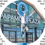  ?? Photo / NZME ?? Papamoa Plaza manager David Hill is glad to see businesses busy.