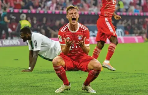  ?? Foto: Bernd Feil ?? Joshua Kimmich haderte mit sich, seinen Kollegen, dem Schiedsric­hter, vor allem aber: mit der Chancenver­wertung des FC Bayern gegen Mönchengla­dbach. Dass es am Ende 1:1 stand, war einer seltenen Laune des Fußballs zu verdanken.