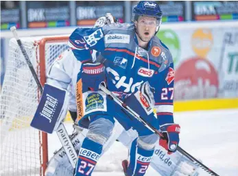  ?? FOTO: FELIX KÄSTLE ?? Wie in der Vorwoche spielen die Ravensburg Towerstars auch an diesem Wochenende in der DEL 2 nur auswärts – am Freitag in Bad Tölz.