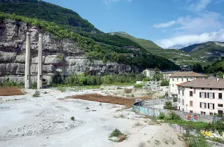  ??  ?? Oggi La zona sta aspettando una bonifica e una nuova destinazio­ne d’uso