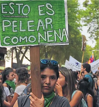  ?? GENTILEZA LOS ANDES ?? El feminismo también revierte el sentido de los refranes para expresar sus reivindica­ciones.