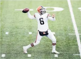  ?? ADAMHUNGER ?? Just a few weeks ago, Baker Mayfield and the Browns seemed a shoo-in for a playoff berth. With a loss Sunday, they could complete a mammoth collapse.